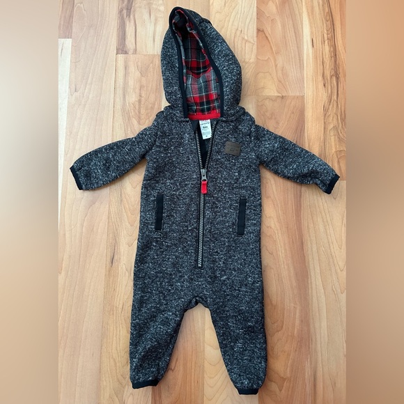 Bundle of Four Onesies in Various Sizes - Picture 7 of 12